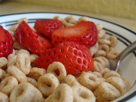 december twentieth: Cheerios + Strawberries