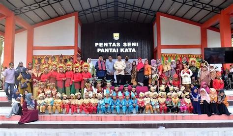 Pariaman Culture Every Week 2022 Sajikan Pentas Seni Pelajar SD, SLTP dan SLTA - infoSumbar