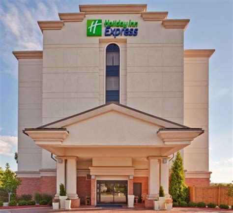 Holiday Inn Express & Suites Bloomington Hotel in Bloomington, Indiana ...