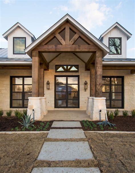 Rustic Modern Farmhouse Exterior: A Fresh Take On Old-Fashioned Charm ...