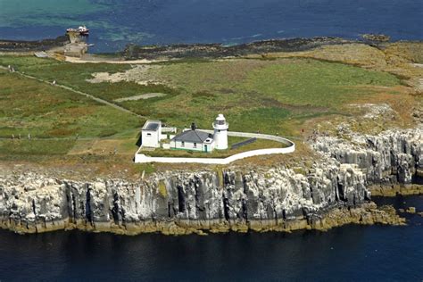 Lighthouse: Inner Farne Lighthouse