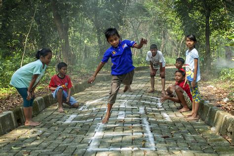 6 Manfaat Bermain bagi Anak, dari Fisik hingga Emosional