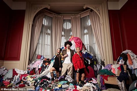 Thought-provoking images show 3.5 tonnes of clothing thrown away every ...