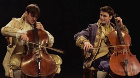 2CELLOS - Thunderstruck - YouTube