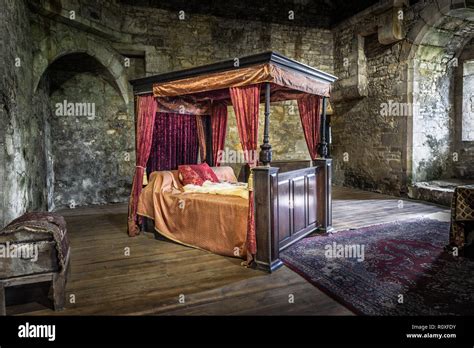 Medieval bed hi-res stock photography and images - Alamy