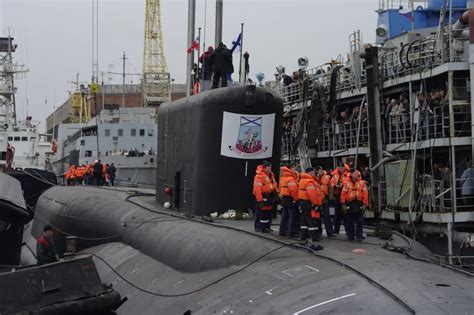 Borei class submarine | Russian submarine, Nuclear submarine, Submarines