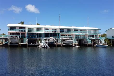 Flights to Great Harbour Cay Makers Air