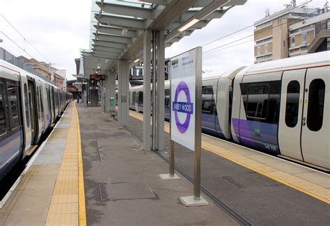 Abbey Wood Elizabeth Line station | Platforms looking eastbo… | Flickr