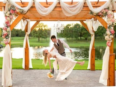 Thumper Pond Wedding | Outdoor Minnesota Wedding Venue