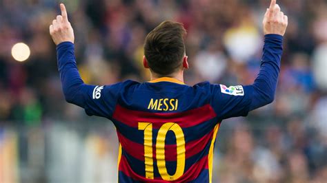 Lionel Messi Says Ronaldinho Gave Him The Barcelona Number Ten | beIN ...