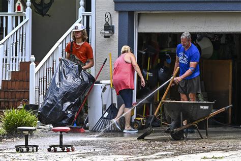 It's 'part of living here,' say residents of flooded Florida town