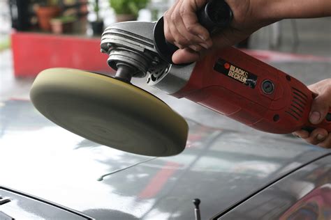 3 Ways to Buff a Car - wikiHow