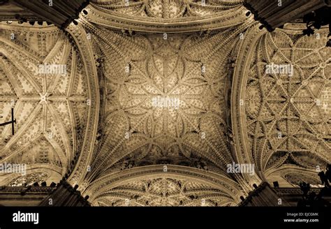 Seville Cathedral Interior Stock Photo - Alamy