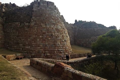 Tughlaqabad Fort in Delhi: Quiet Sojourn in History's Ruins