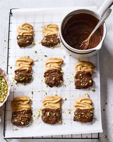 Chocolate and pistachio Viennese whirls | Recipe | Baking, Biscuit recipe, Chocolate recipes