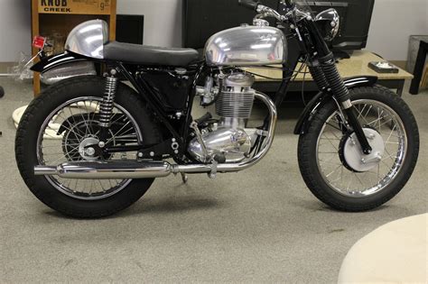 BSA Victor Cafe Racer – Right Side | Bike-urious