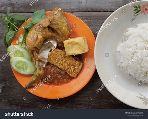 Nasi Pecel Ayam Fried Chicken Pecel Stock Photo 2232492605 | Shutterstock