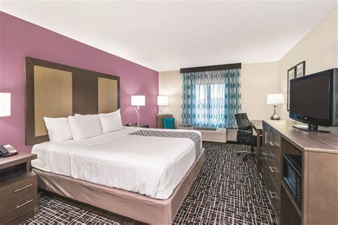 La Quinta Inn & Suites by Wyndham Loudon | Loudon, TN Hotels