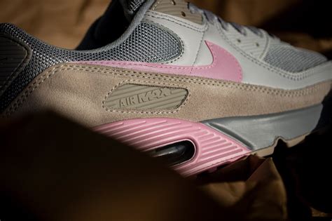 NIKE AIR MAX 90 'VAST GREY/PINK' & SNEAKERBOX