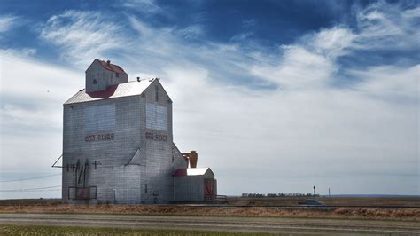 DOG RIVER, SASKATCHEWAN | Grain elevator | Ian Kindred | Flickr