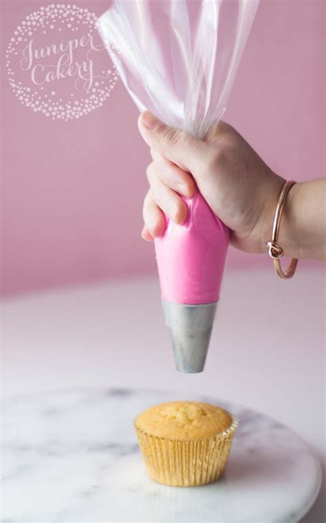 Craftsy.com | Express Your Creativity! | Cupcake piping, Cake piping ...