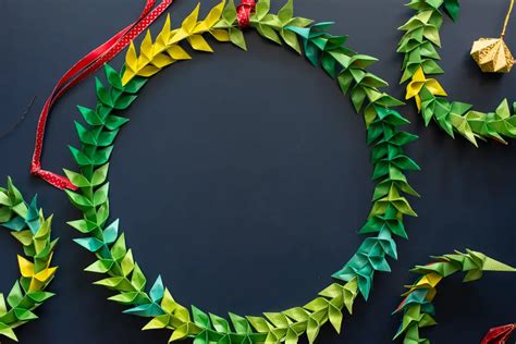 Origami Christmas Wreath - How I made it