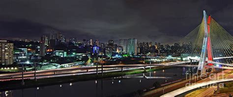 Sao Paulo Skyline - Ponte Estaiada Octavio Frias de Oliveira wit ...