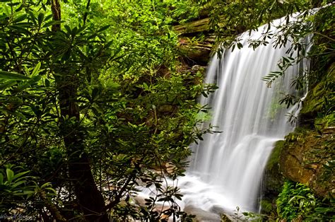 South Carolina Waterfalls - Waterfall Adventurer