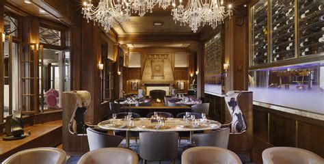 Hotel Bars & Restaurants in Québec City, Canada - Fairmont Le Chateau ...