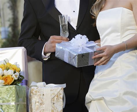 5 Proven Tips For Buying The Best Wedding Presents - 2024 Guide ...