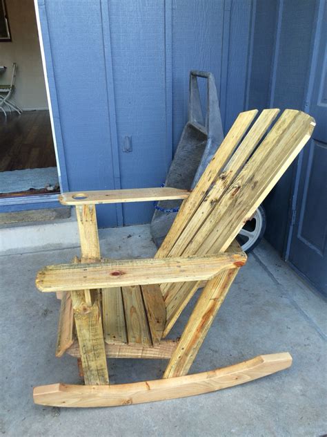 Rocking chair out of pallets | Diy rocking chair, Rocking chair, Rocking chair porch