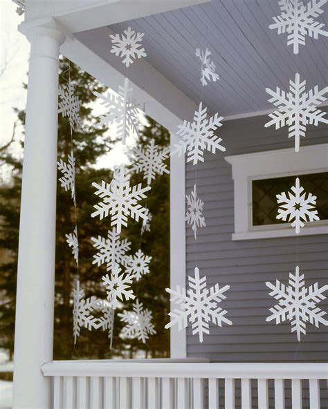 20 DIY Outdoor Christmas Decorations To Start On This Weekend!