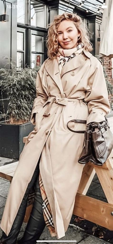 Pin by Mac man on Trench coats | Rain fashion, Raincoats for women, Fashion