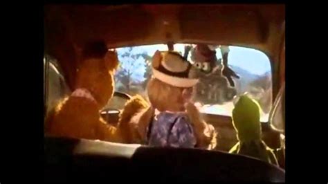 Miss Piggy in 'The Muppet Movie' from 1979 - YouTube