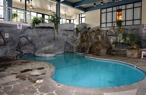 4 Reasons Families Love Our Gatlinburg Hotel with an Indoor Pool