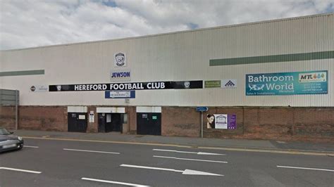 Hereford FC issues banning orders after pitch invasion - BBC News