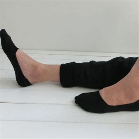 15 Best and Comfortable Loafer Socks For Men and Women