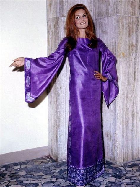 dalida | Fashion, Womens fashion vintage, Iconic women