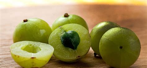 21 Amazing Benefits Of Indian Gooseberry (Amla) For Better Health