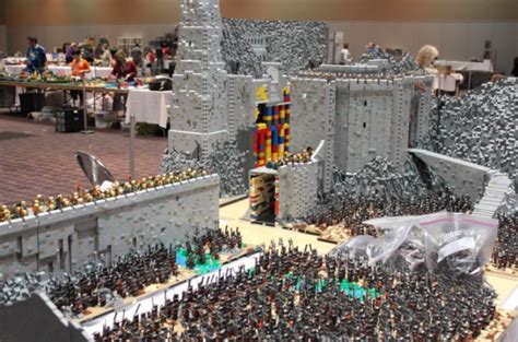 The Battle Of Helm’s Deep Recreated in Lego | Others