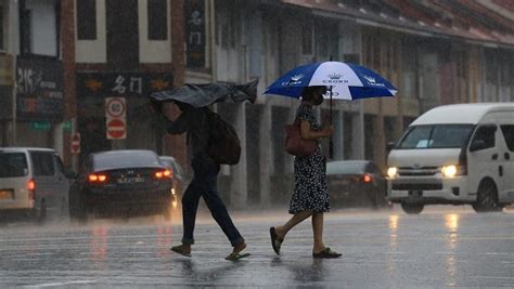 Karnataka Weather: Light To Moderate Rainfall In South Interior Parts ...