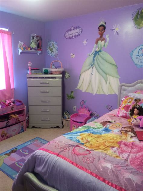 Disney Princess Will Never be Boring, Bring It to Your Daughter's Room | Diseños de dormitorio ...