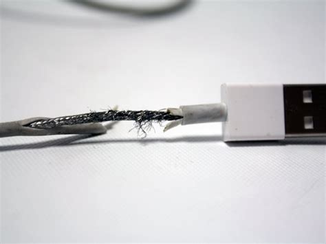 Repairing a Frayed Apple Lightning Charger - iFixit Repair Guide