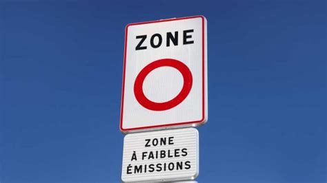 Paris Low Emissions Zones Now Include Vintage Vehicle Exemption