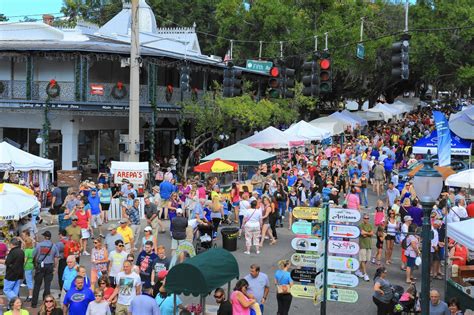 Gorgeous weather draws big crowds at Mount Dora Craft Fair - Orlando Sentinel