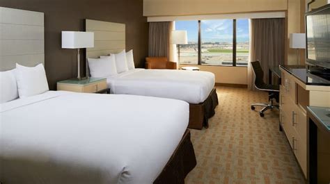 LAX Hotels - Hilton Los Angeles Airport