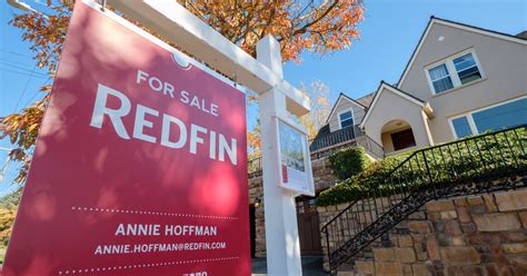 Redfin Aims to Bring E-Commerce to Home Buying - The New York Times