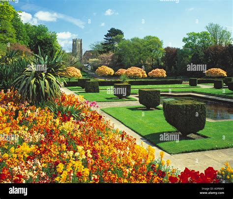 GB KENT FOLKESTONE KINGSNORTH GARDENS Stock Photo - Alamy