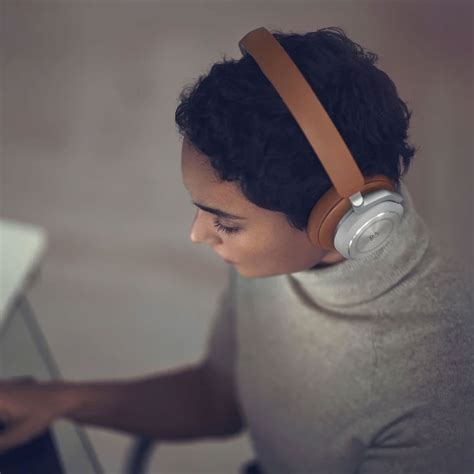 Beoplay HX Noise Cancelling Headphones - B&O | Premium Sound