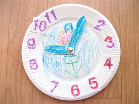 Preschool Crafts for Kids*: Hickory Dickory Dock Clock Craft